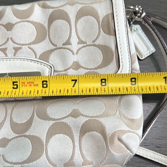 Coach Signature Shoulder Bag Taupe Cream Color leather Strap Silver Hardware - Picture 8 of 11